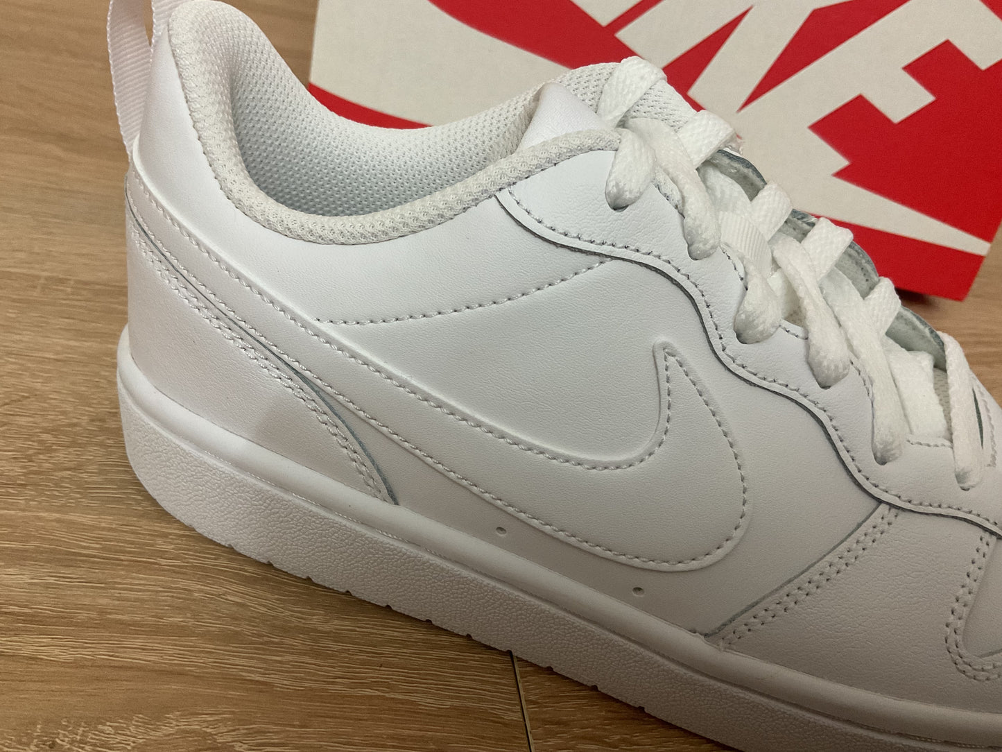 Nike Court Borough Low2