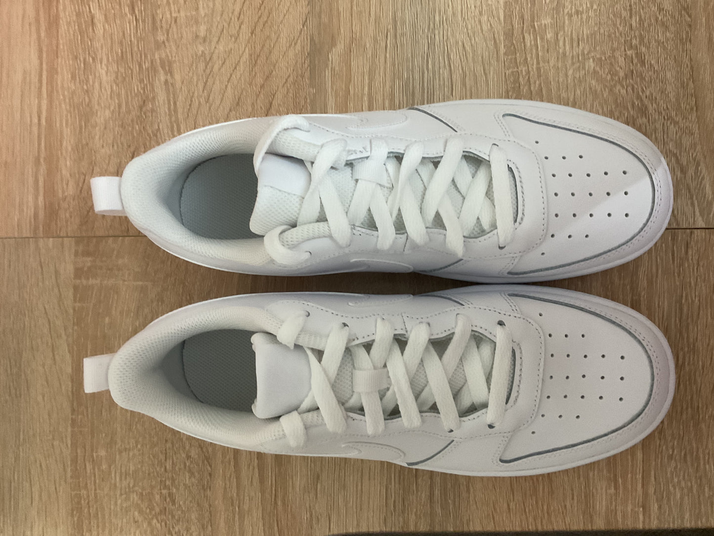 Nike Court Borough Low2