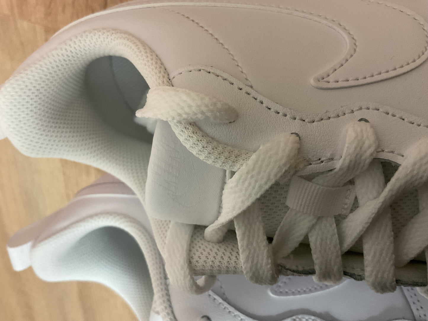 Nike Court Borough Low2